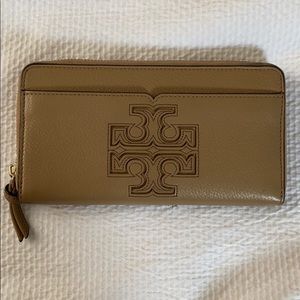 Tory Burch Wallet Tan